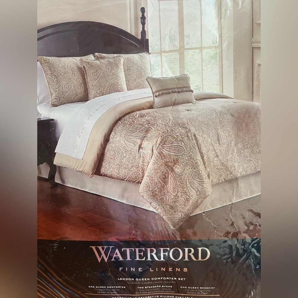 New Waterford Paisley Cream Queen Comforter 3 Piece Set Reversible